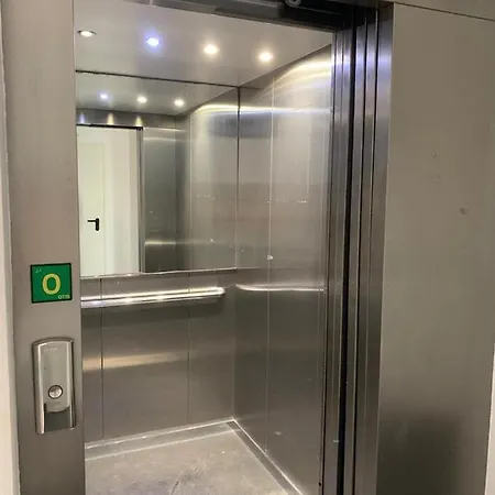 -malagasunapts- Citycentre Rooftop Pool Apartment