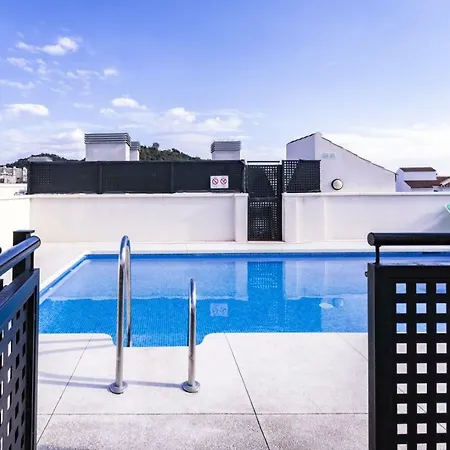 -malagasunapts- Citycentre Rooftop Pool Apartment Malaga